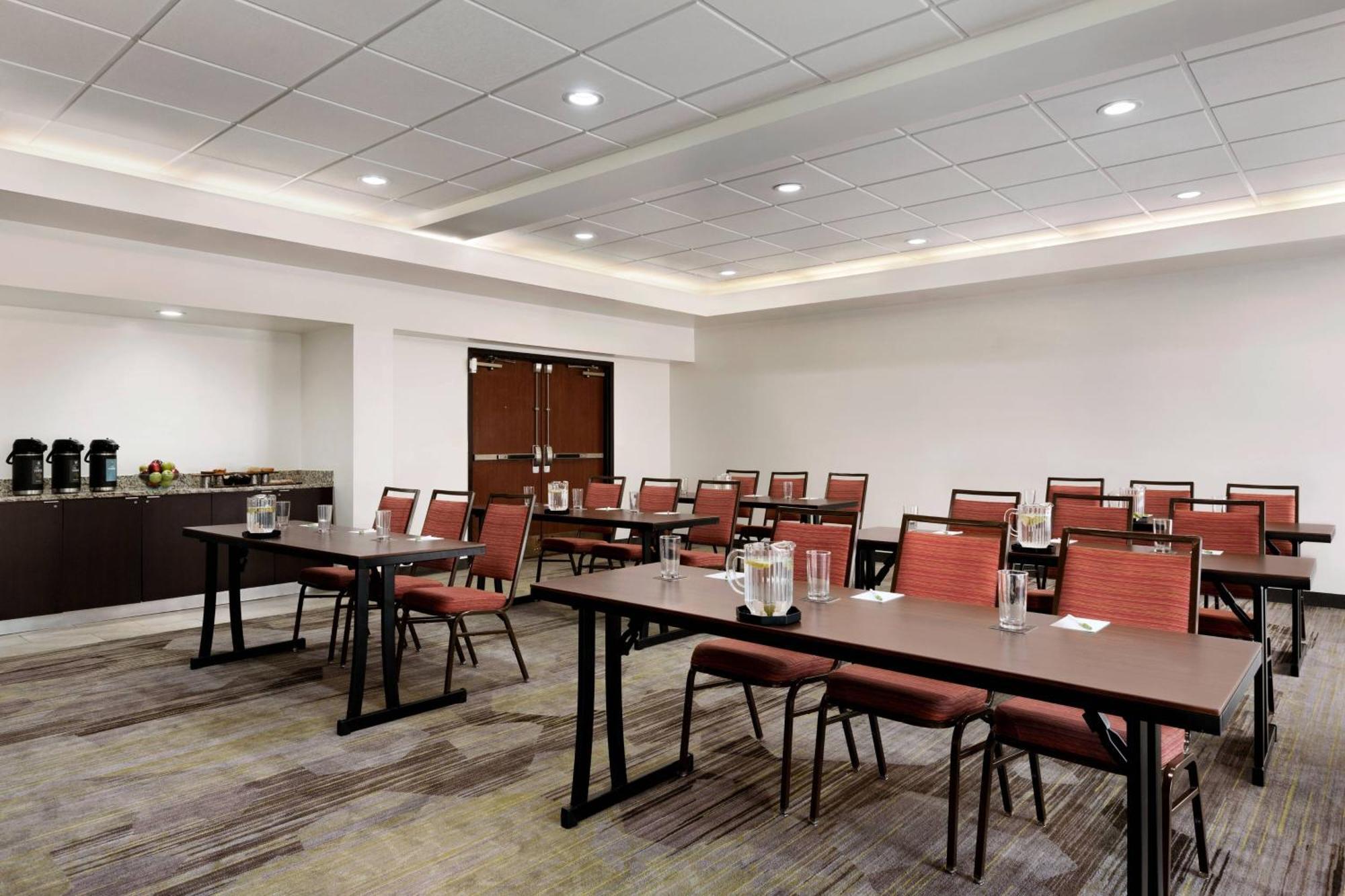 Courtyard By Marriott Tulsa Central Esterno foto