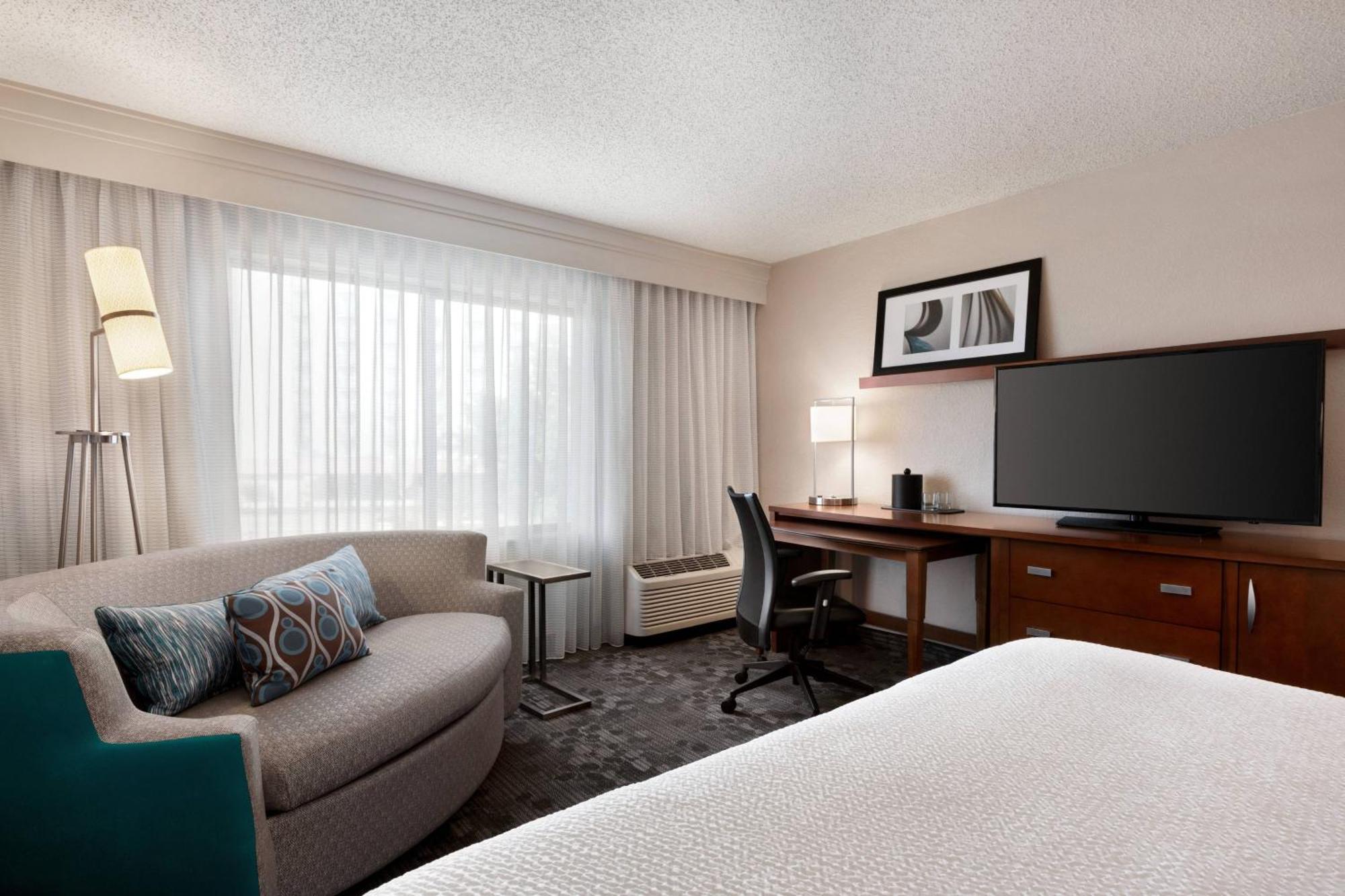 Courtyard By Marriott Tulsa Central Esterno foto